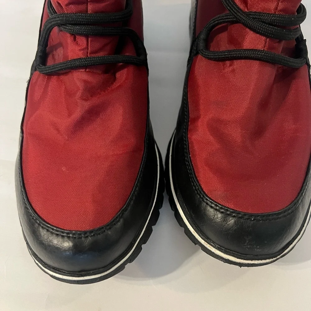 Sorel Women's Red and Black Lace-Up Winter Rain Boots